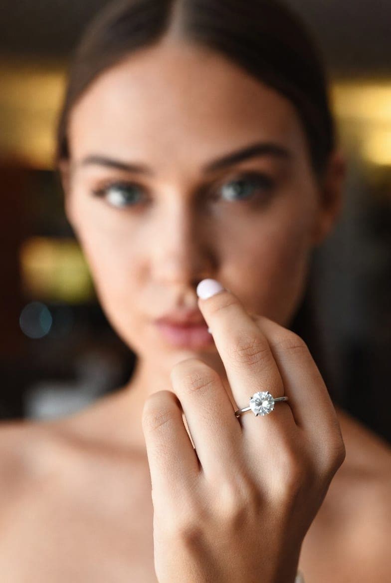 Round-Brilliant Diamond Solitaire — Certificated — photo 1